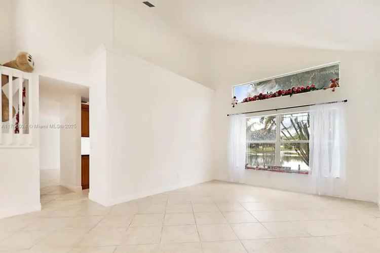 House For Sale in Boynton Beach, Florida