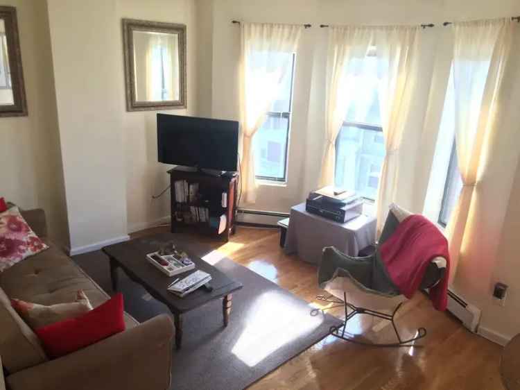 Rent 2 Bedroom Apartment in Boston with Hardwood Floors