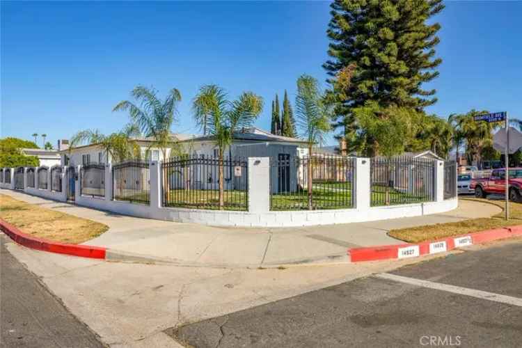 House For Sale in 14927, Titus Street, Los Angeles, California