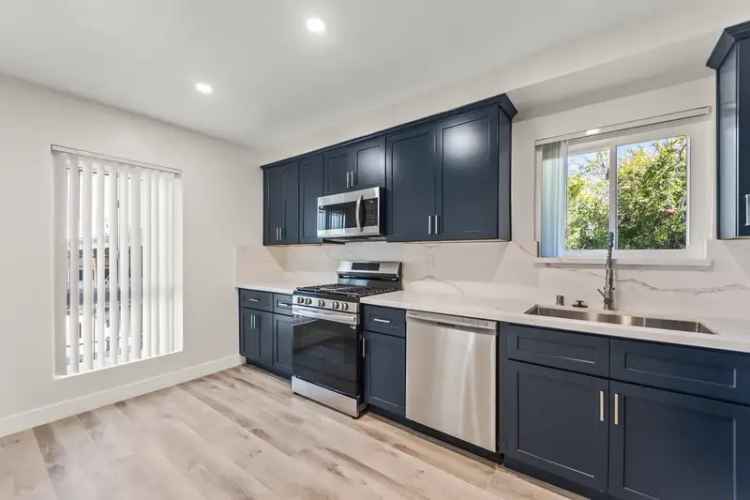 Rent One-Bedroom Apartment in West Hollywood with Modern Features