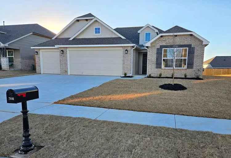 Rent New Home with 4 Bedrooms 3 Baths Great for Entertaining