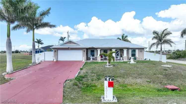 House For Sale in 2013, Northeast 15th Terrace, Cape Coral, Florida