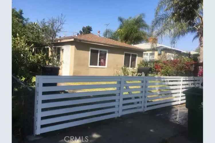 Buy Multi-Family House with Garage in Ideal Location