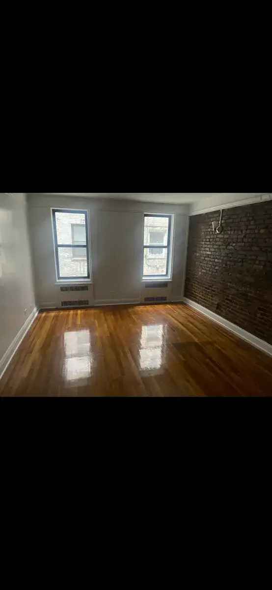 Apartment for Rent Near Trains with Hardwood Floors and Ample Closets