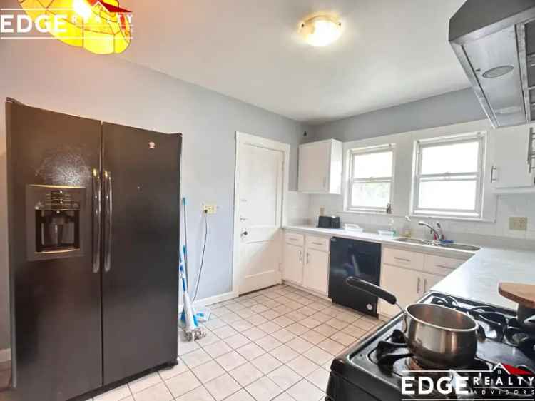 Rent Apartment Unit in Massachusetts with Contact Edge