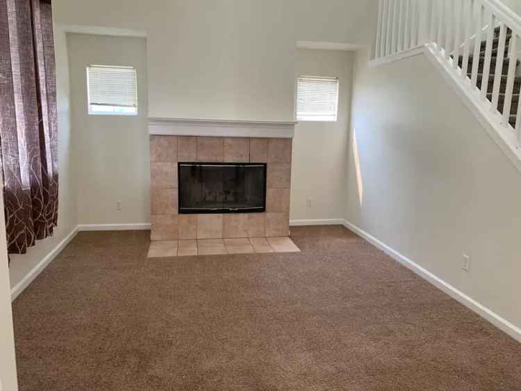 Rent Spacious 5 Bedroom Home in a Great Neighborhood