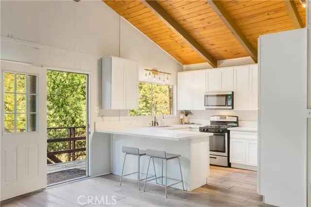 House For Sale in 887, Arrowhead Villa Road, Lake Arrowhead, California