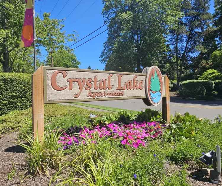 Rent Apartments at Crystal Lake in a Tranquil Setting