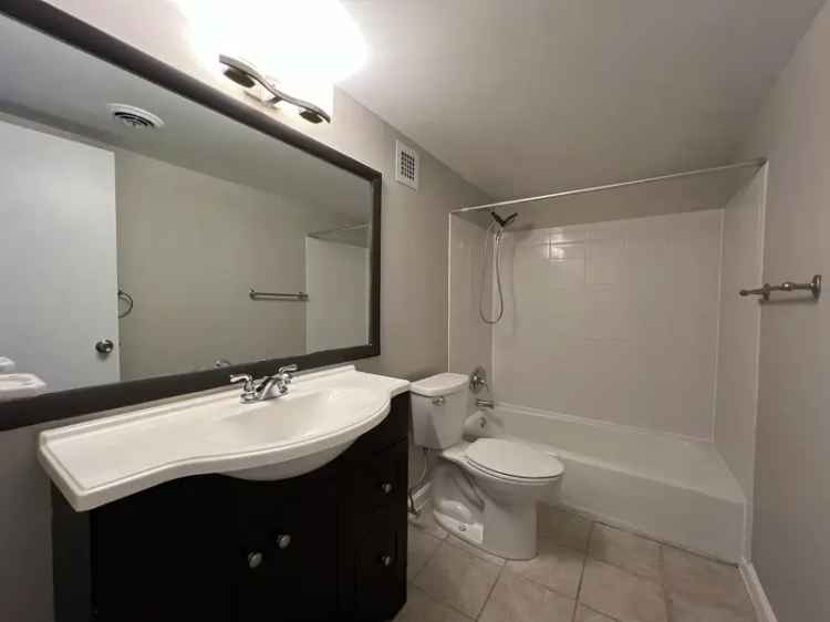 Rent Apartment Newly Remodeled with Amenities Near Huntington Metro