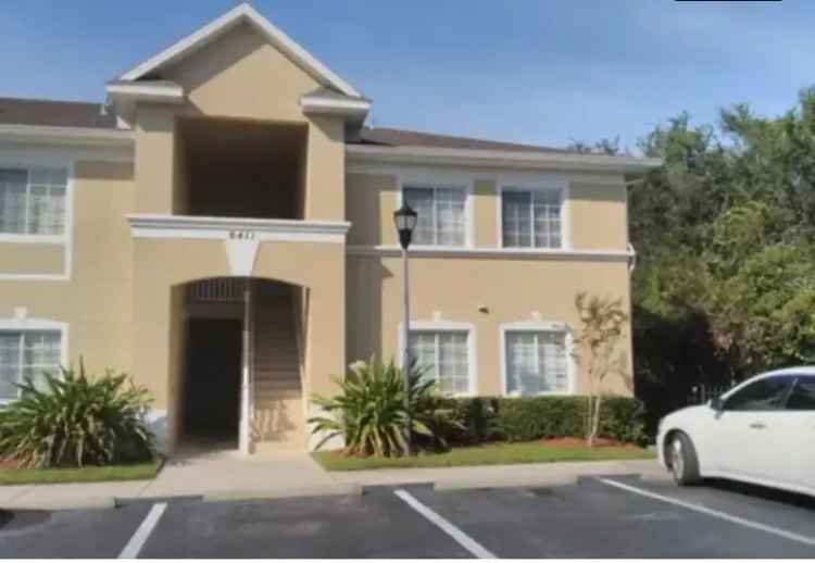 Rent Spacious 3 Bed 2 Bath Condo in Gated Community with Balcony