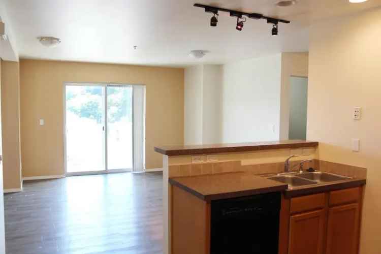 Rent Apartment Unit in Pullman with Scenic Views and Modern Amenities