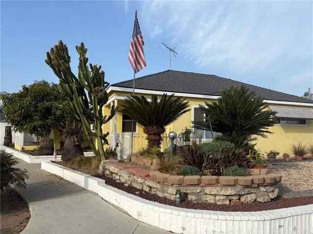 House For Sale in 3901, East De Ora Way, Long Beach, California