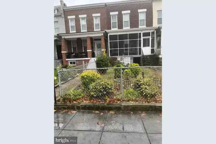 Buy Row House in City Living H Street Corridor with Spacious Backyard