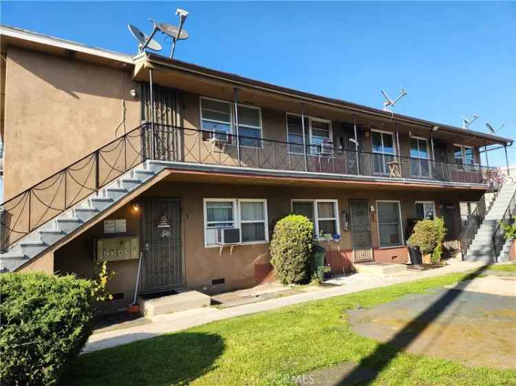 House For Sale in 3110, South Catalina Street, Los Angeles, California