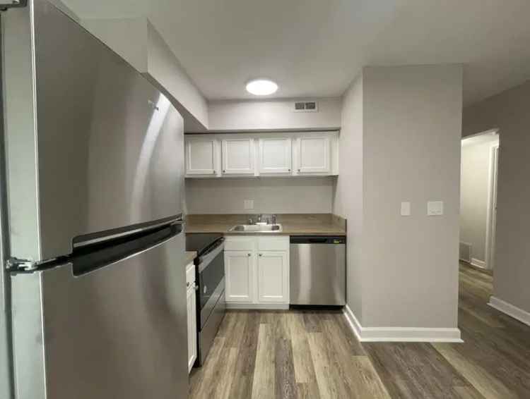 Rent Cozy 2 Bedroom Apartment in Lawrence KS with Modern Features