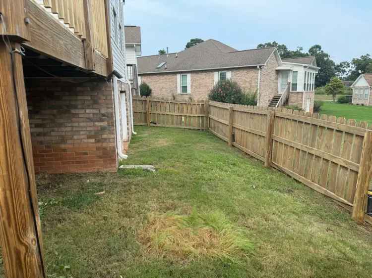 Rent 3 Bed Townhouse in Maryville with Modern Features