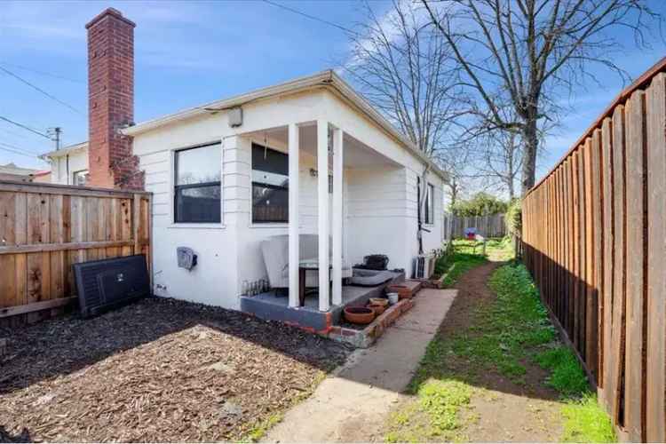 House For Sale in 3732, 38th Street, Sacramento, California