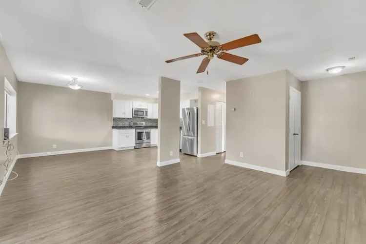 Rent 2 Bedroom Condo in Midtown with Modern Finishes and Urban Lifestyle