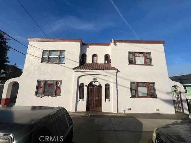 House For Sale in Long Beach, California