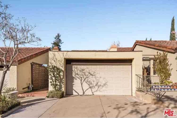 Buy Townhome in Gated Community with Outdoor Space Near 2nd Street Amenities