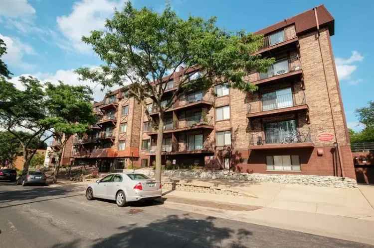 Rent Spacious Apartments in Uptown Minneapolis with Modern Amenities