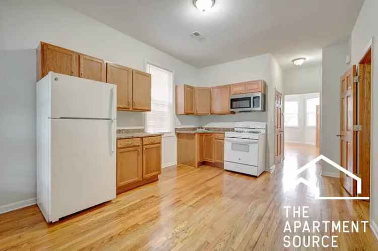 Rent Spacious Apartment Unit with 2 Bedrooms in Humboldt Park