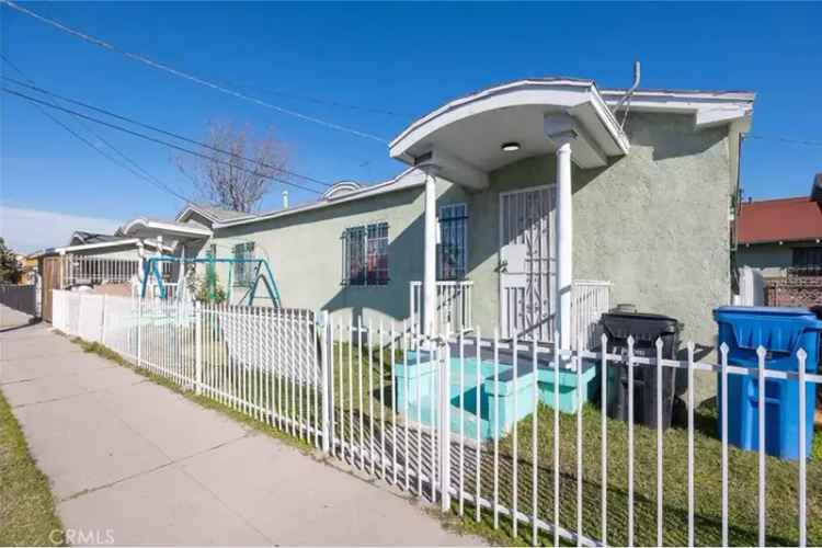 Buy 4 Unit Property in Los Angeles with Vacant Units and Great Features