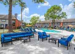 Rent Harbour Point Apartments in Webster Texas with Modern Amenities