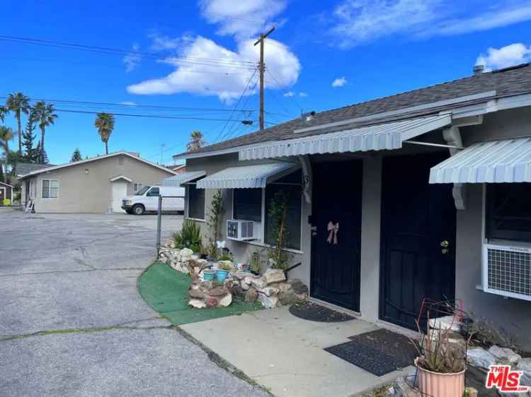 House For Sale in 6727, Camellia Avenue, Los Angeles, California