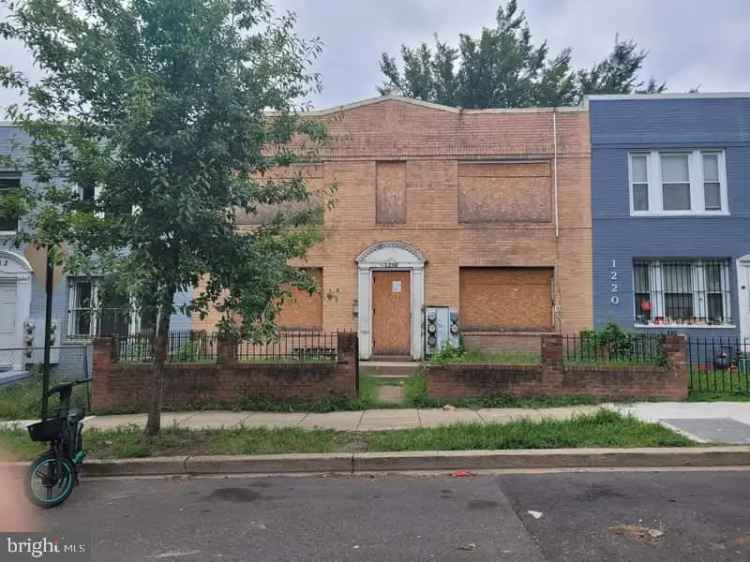 House For Sale in 1216, 16th Street Northeast, Washington, District of Columbia