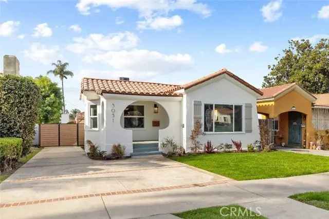 House For Sale in 3031, South Victoria Avenue, Los Angeles, California