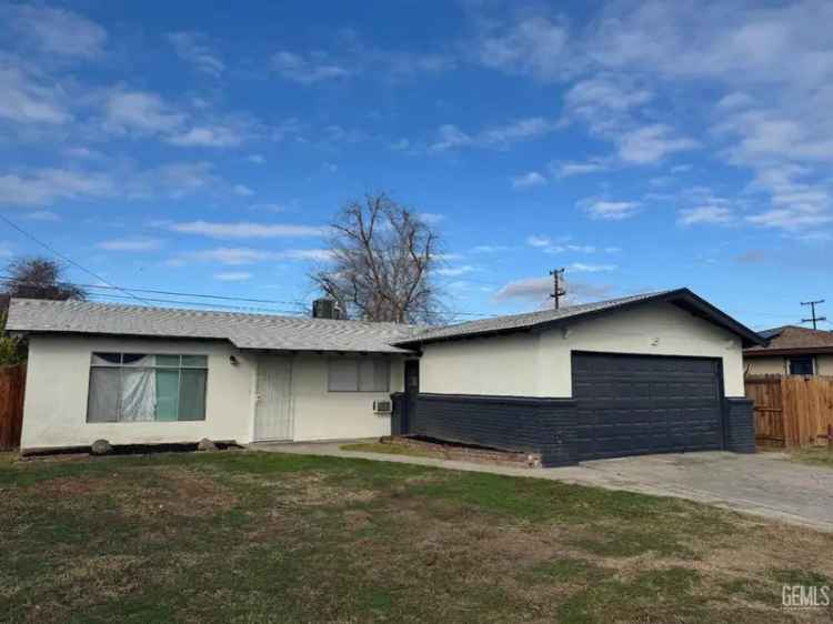 House For Sale in 1516, Falcon Avenue, Bakersfield, California