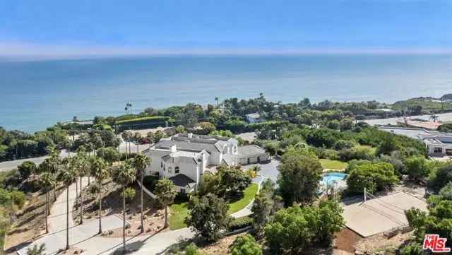 House For Sale in 32537, Pacific Coast Highway, Malibu, California