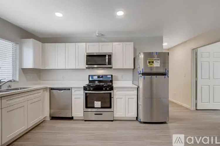 Rent Apartment Unit in Downtown Las Vegas with Modern Amenities