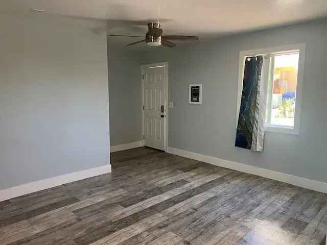 Rent Spacious Studio Apartment in Prime Hayward Location