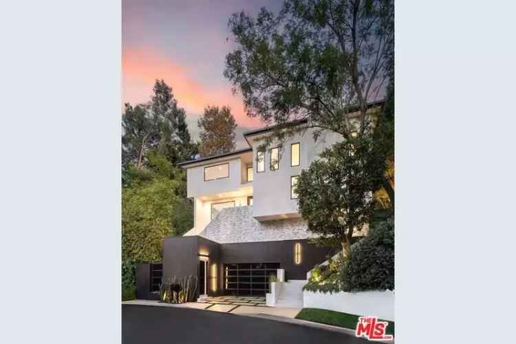 Buy House in Hollywood Knolls with Luxury Features and Smart Home Technology