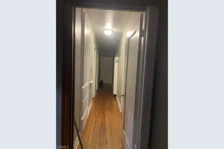 House For Sale in 1104, West 89th Street, California