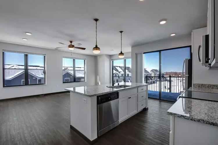 Rent Luxury Apartments in Fitchburg WI with Gourmet Kitchens and Pool