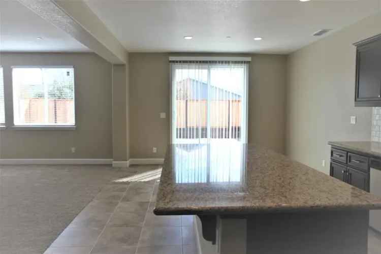 Rent Beautiful 4 Bedroom Home in Parkside Lothrop with Modern Features