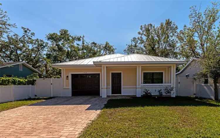 House For Sale in 1712, 6th Avenue East, Bradenton, Florida