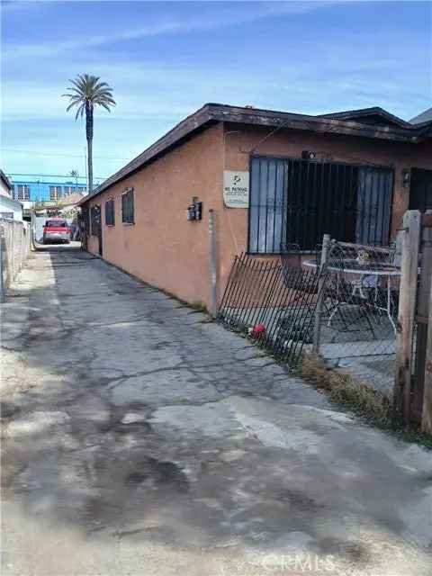 House For Sale in 1549, East 33rd Street, Los Angeles, California