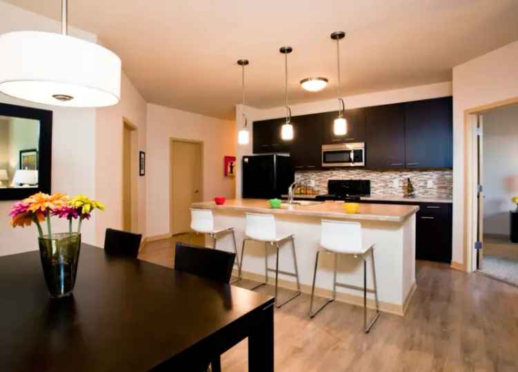 Rent Modern Apartments in Fitchburg near Downtown Madison