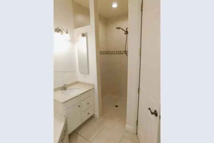 House For Sale in 617, Southeast 7th Street, Cape Coral, Florida