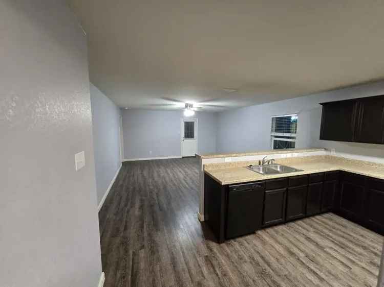 House for Rent in San Antonio with Family-Friendly Amenities