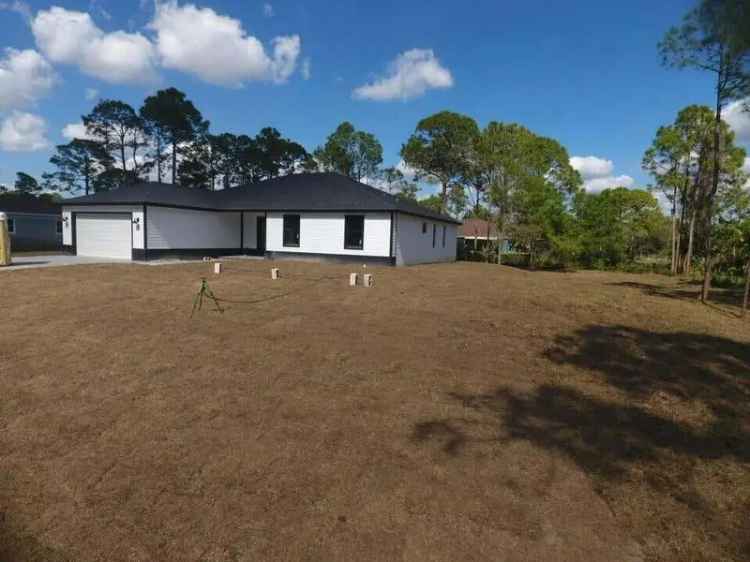 Build Your Dream Home Pre-Construction House in Loxahatchee with 4 Bedrooms