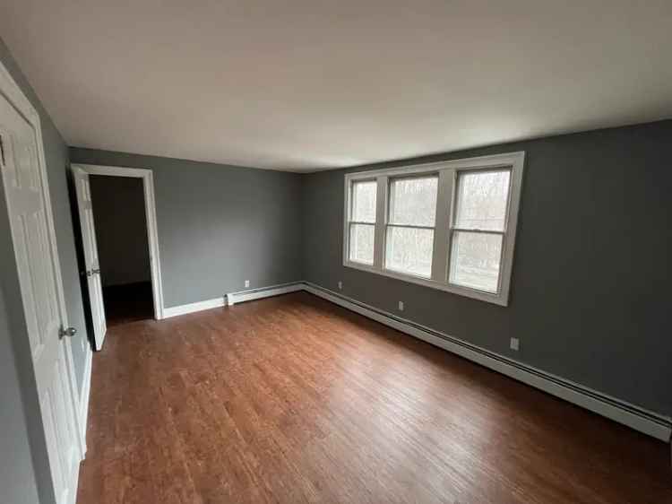 Rent Apartment Unit with Backyard Near Schools and Shopping