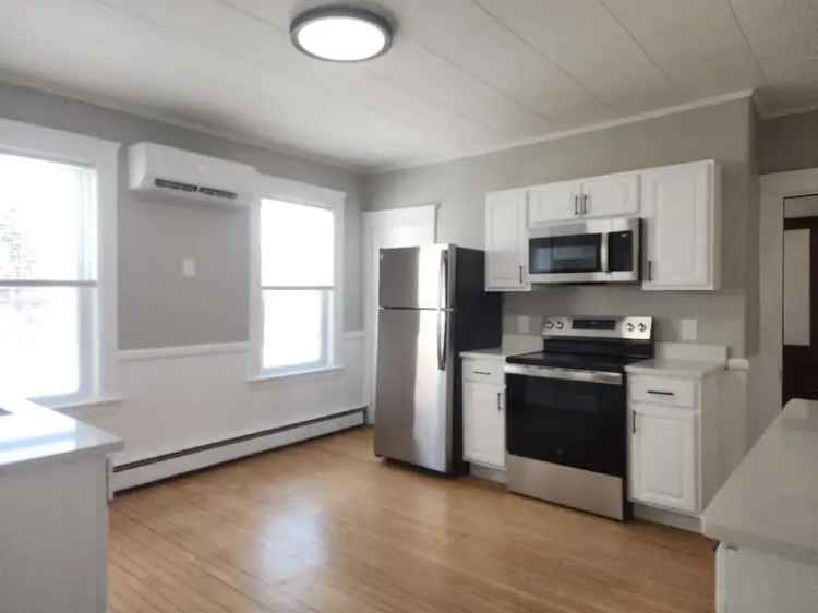 Rent 3 Bedroom Apartment Unit in Auburn MA with Spacious Rooms