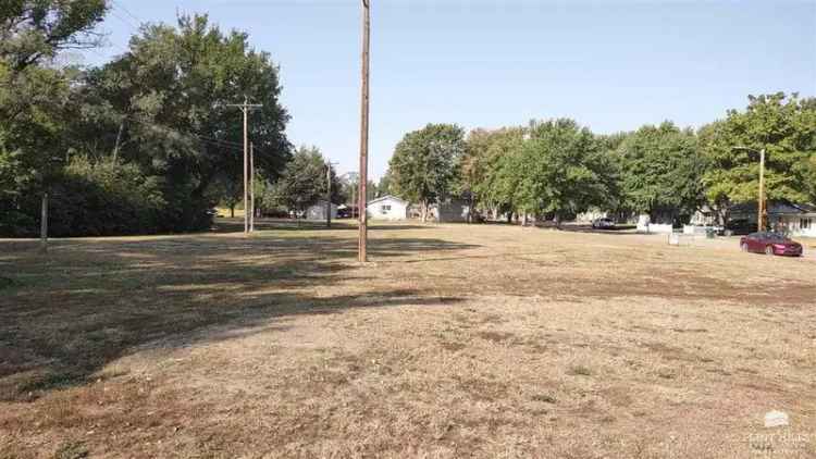 Buy Land in Abilene with Accessible Utilities Near Eisenhower Complex